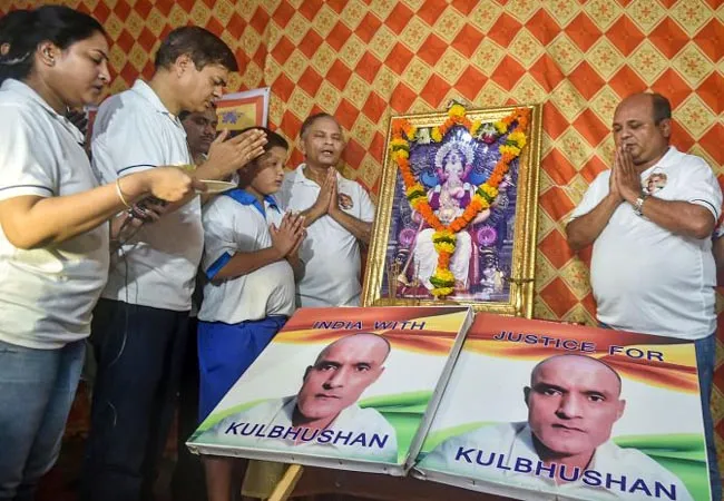 pakistan jail kulbhushan jadhav india ambassador officers meet